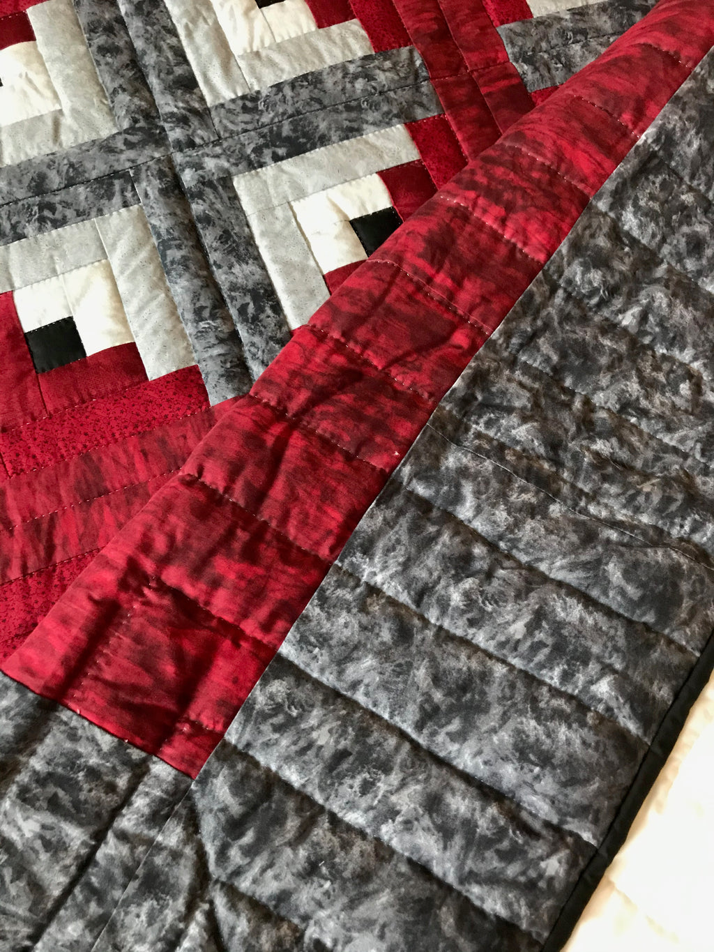 Log Cabin Cranberry Gray Amish Quilt 102x107