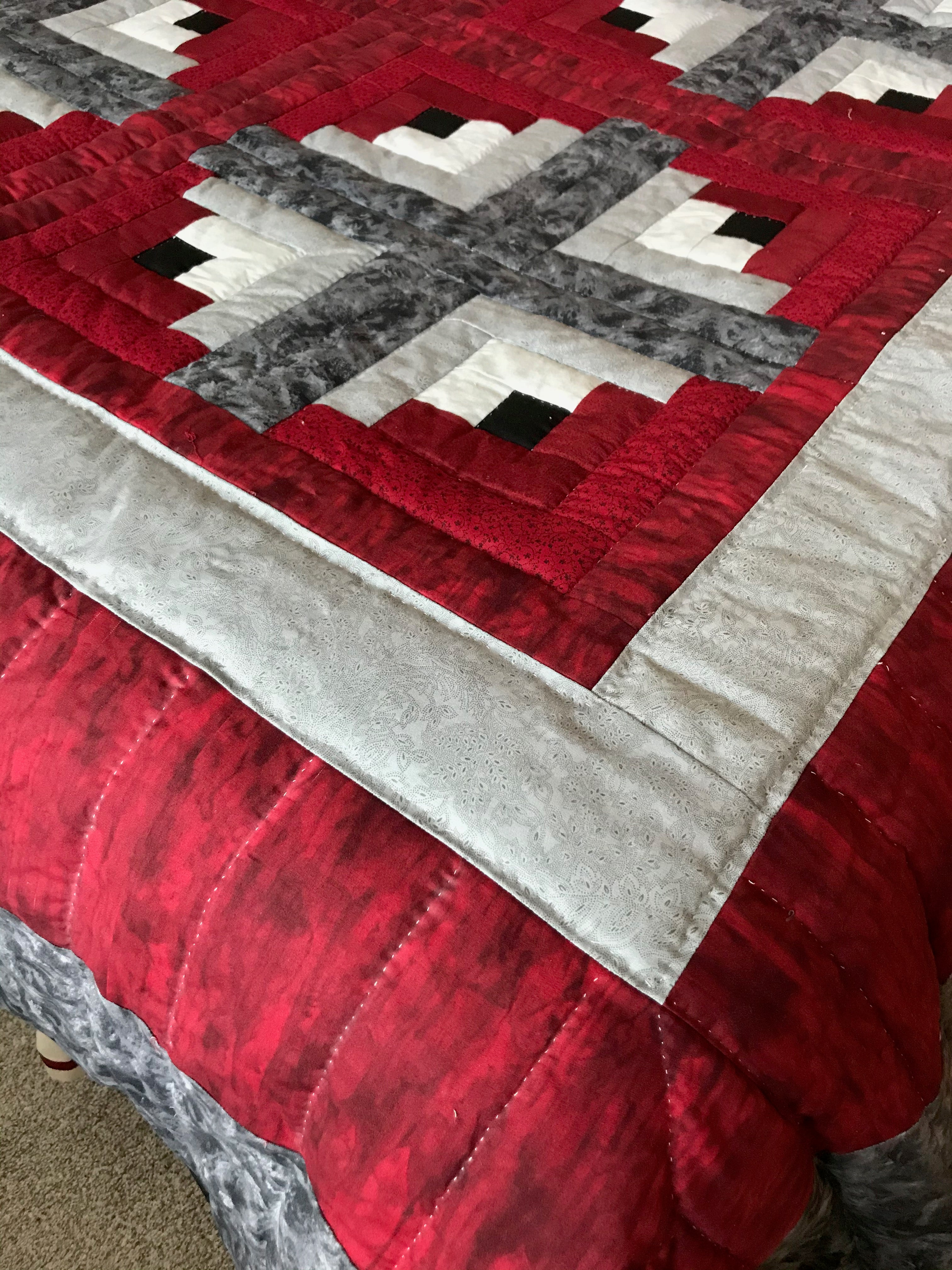 Log Cabin Cranberry Gray Amish Quilt 102x107