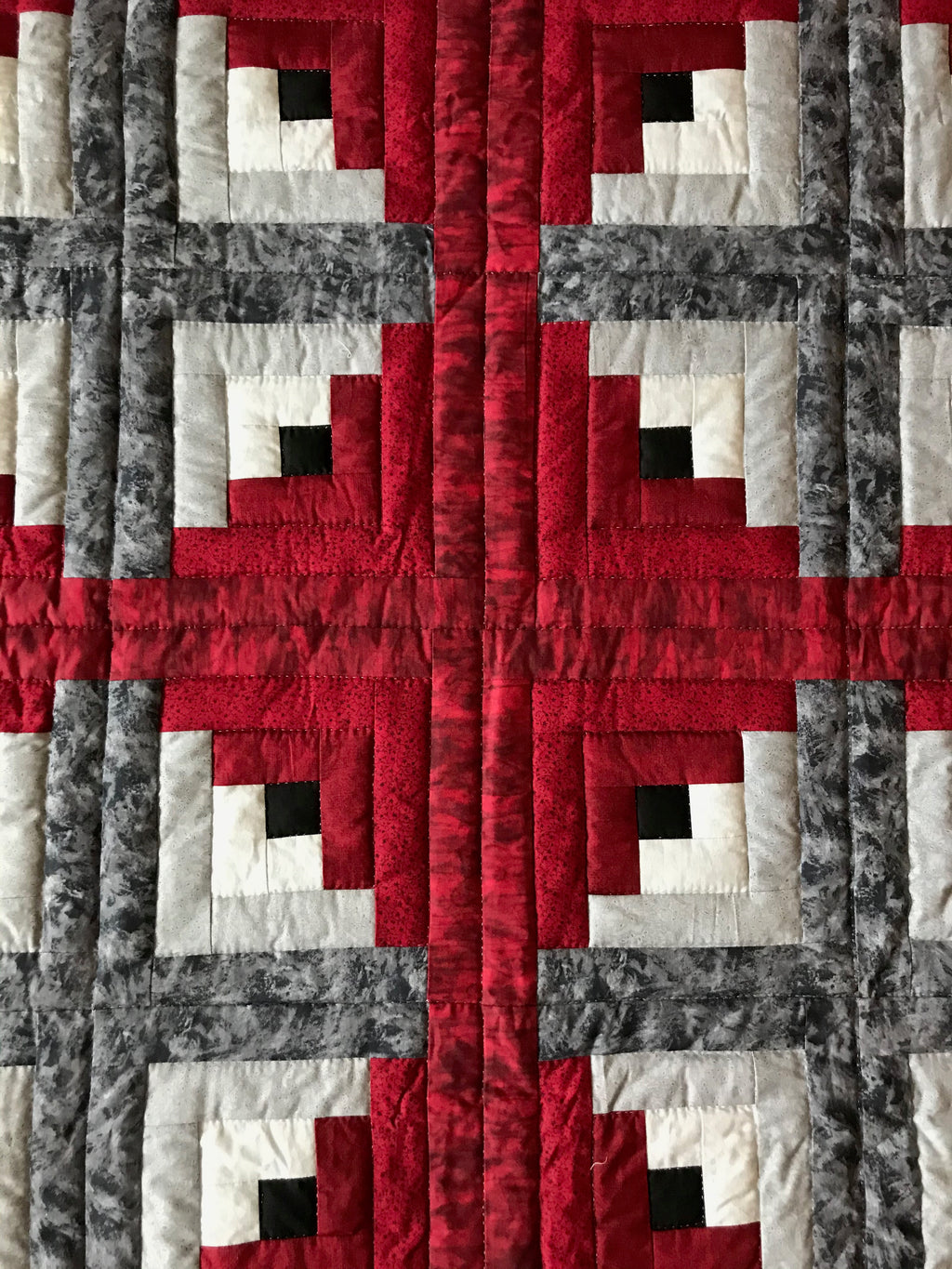 Log Cabin Cranberry Gray Amish Quilt 102x107