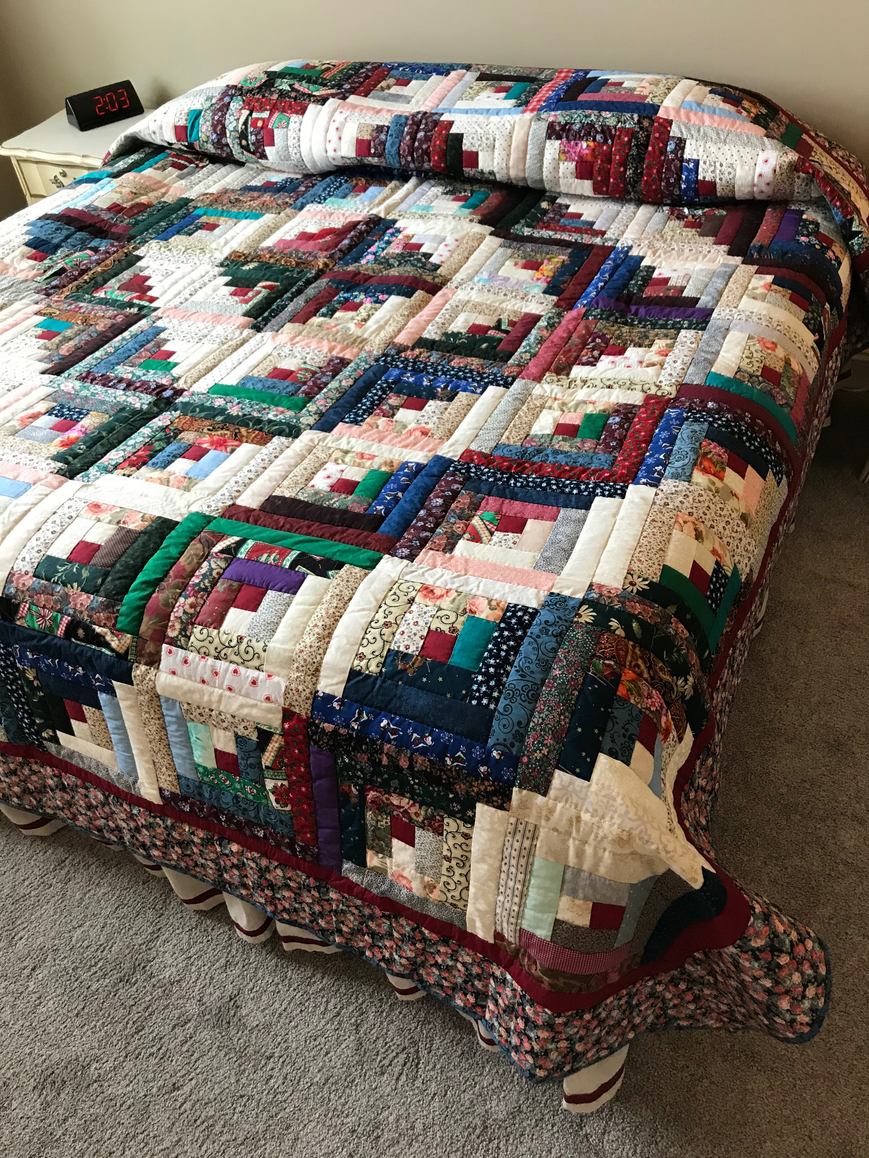 Grandmas Scrap Log Cabin Patchwork Amish Quilt 99x108