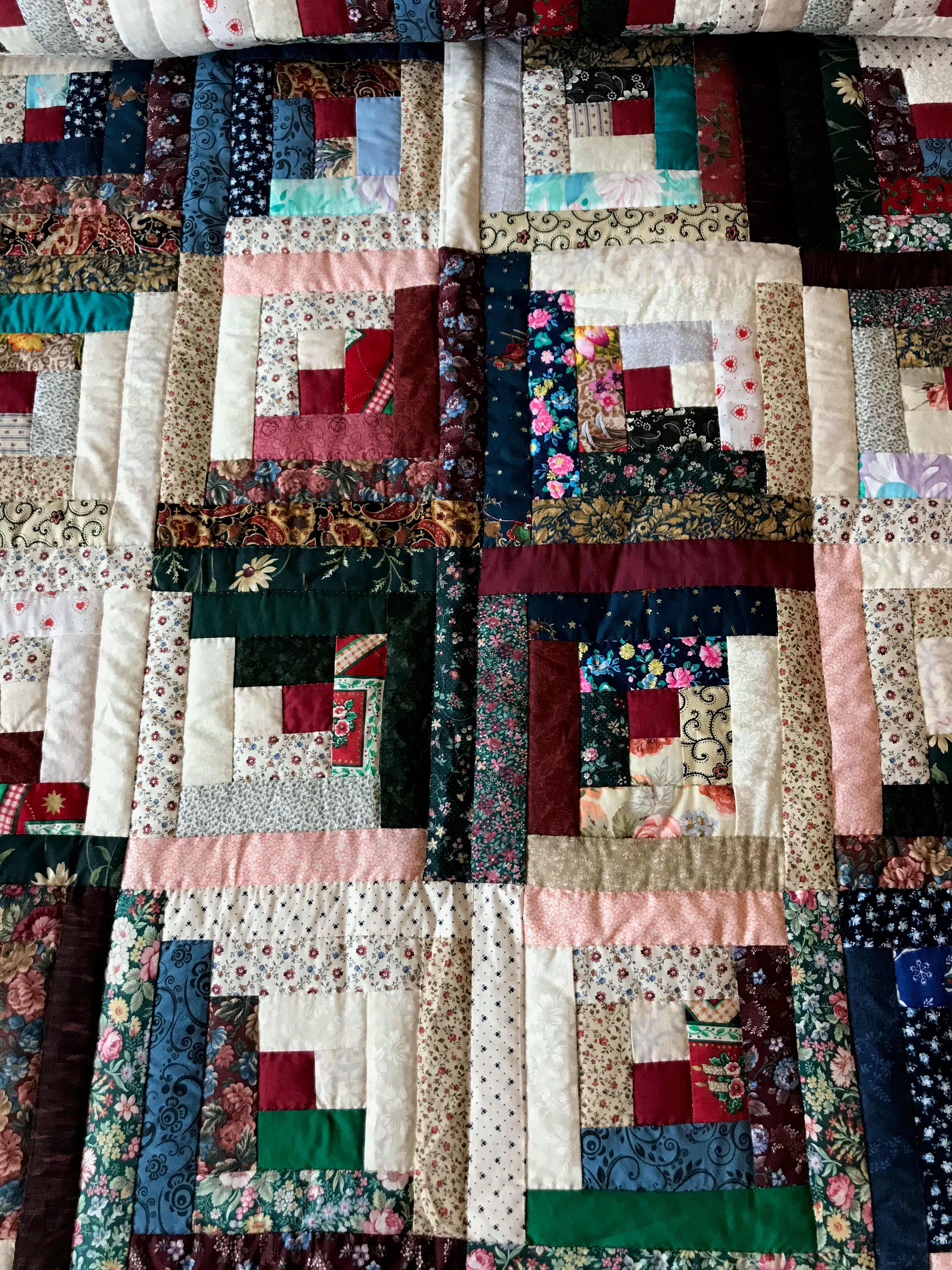 Grandmas Scrap Log Cabin Patchwork Amish Quilt 99x108