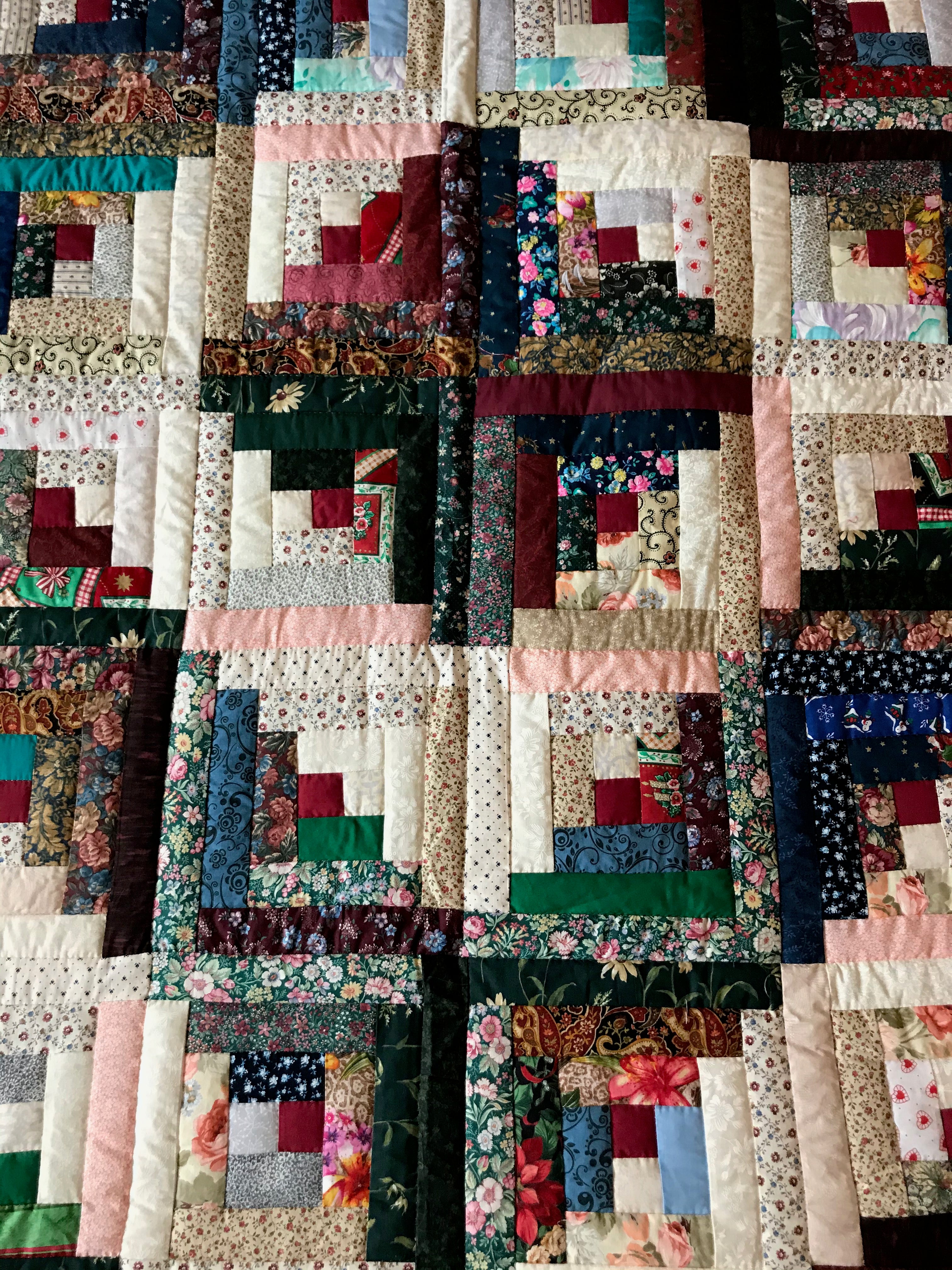 Grandmas Scrap Log Cabin Patchwork Amish Quilt 99x108
