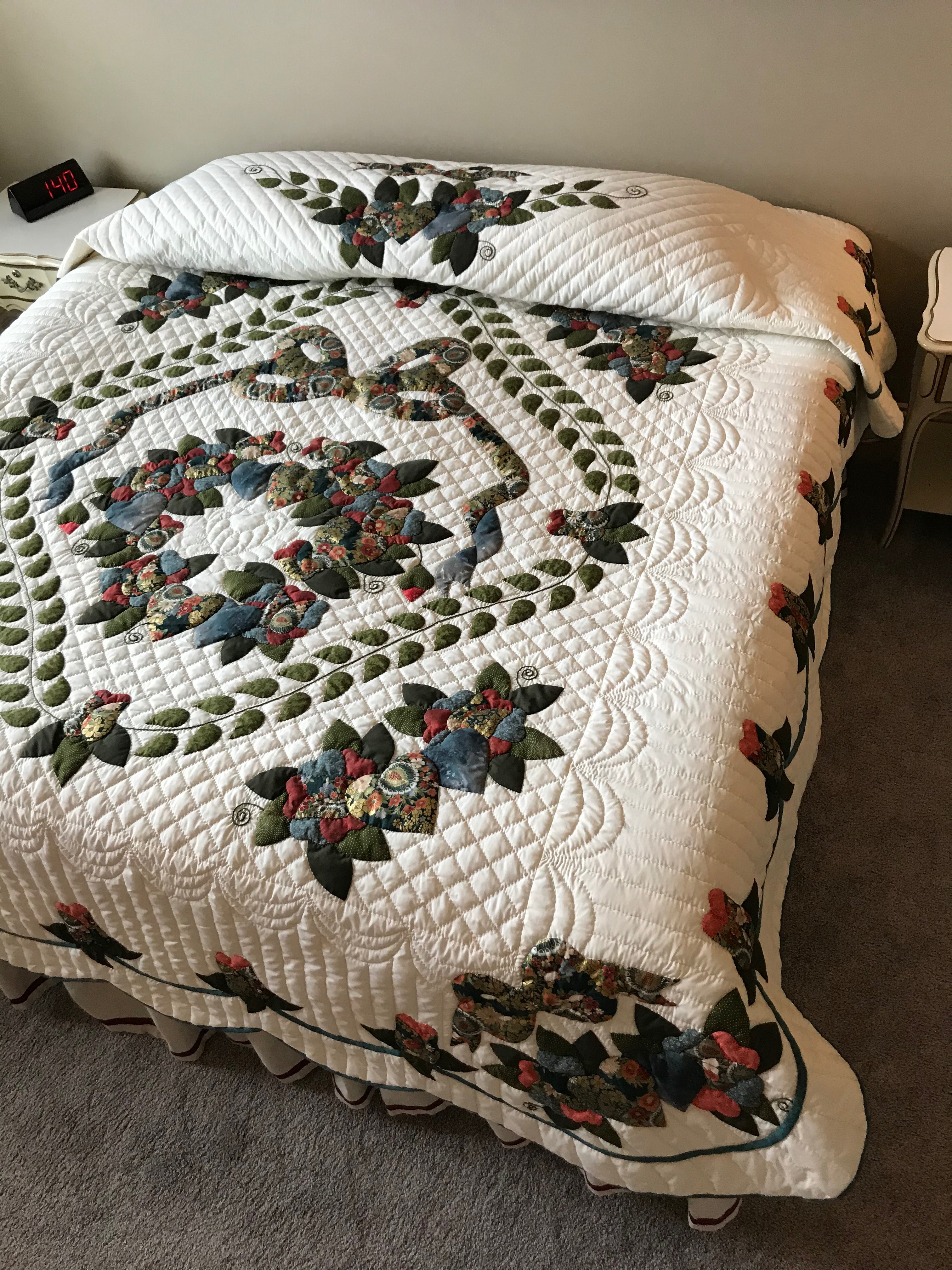 Country Rose Medallion Applique
