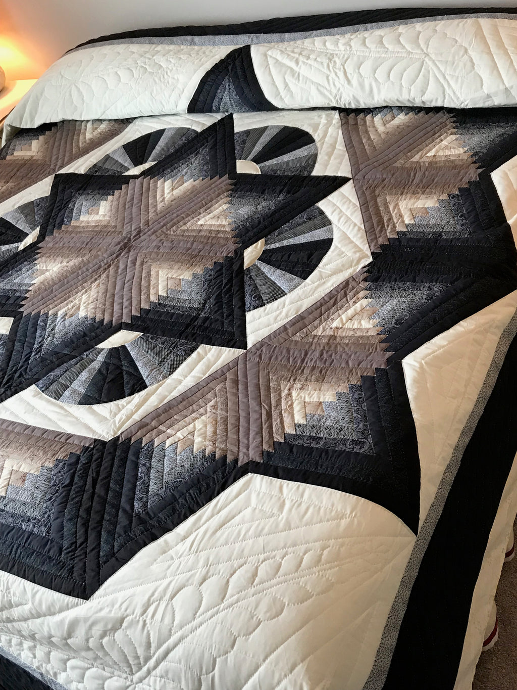 Broken Fan Star Patchwork Amish Quilt 102x114. V130.HMA