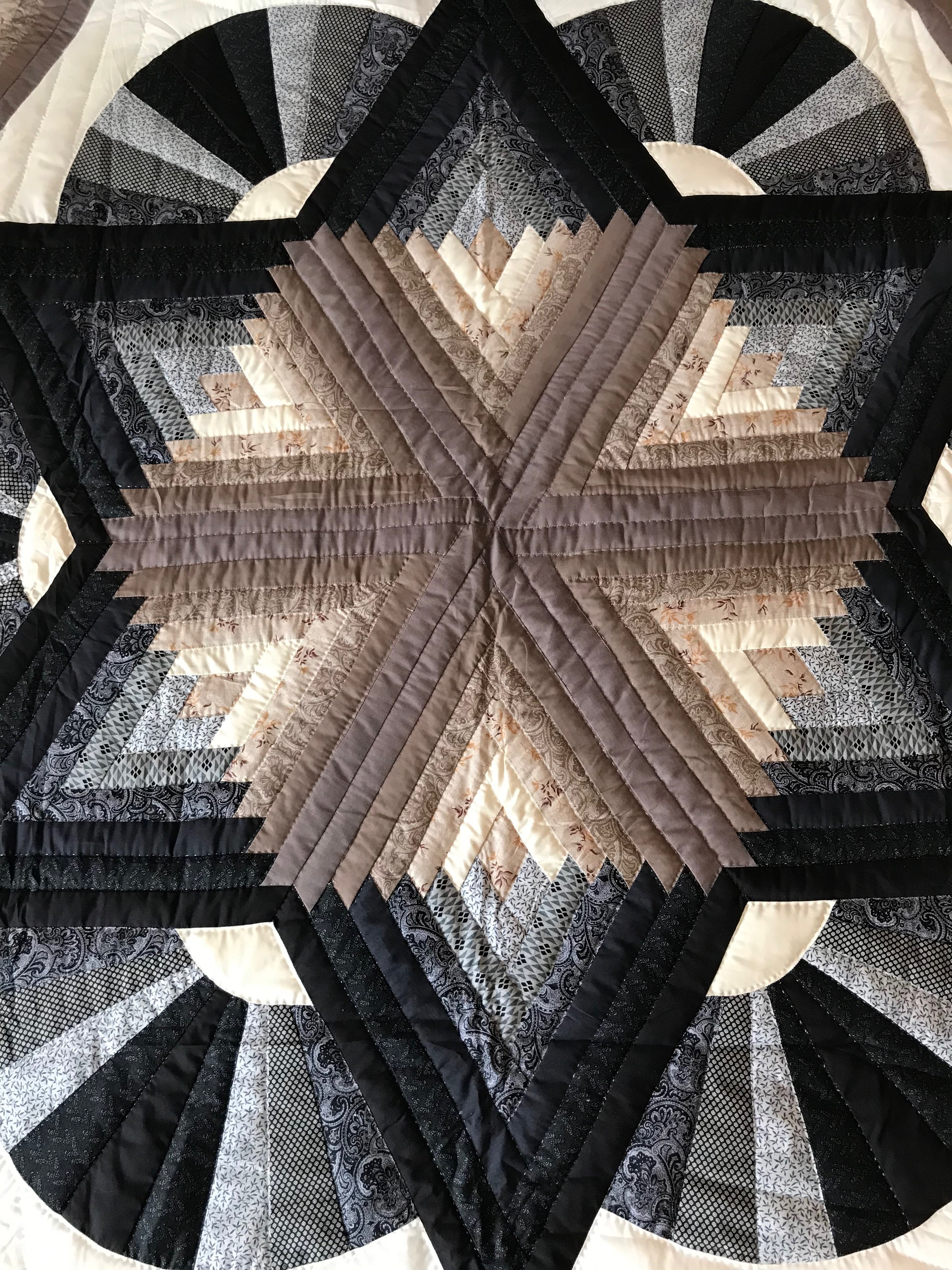 Broken Fan Star Patchwork Amish Quilt 102x114. V130.HMA