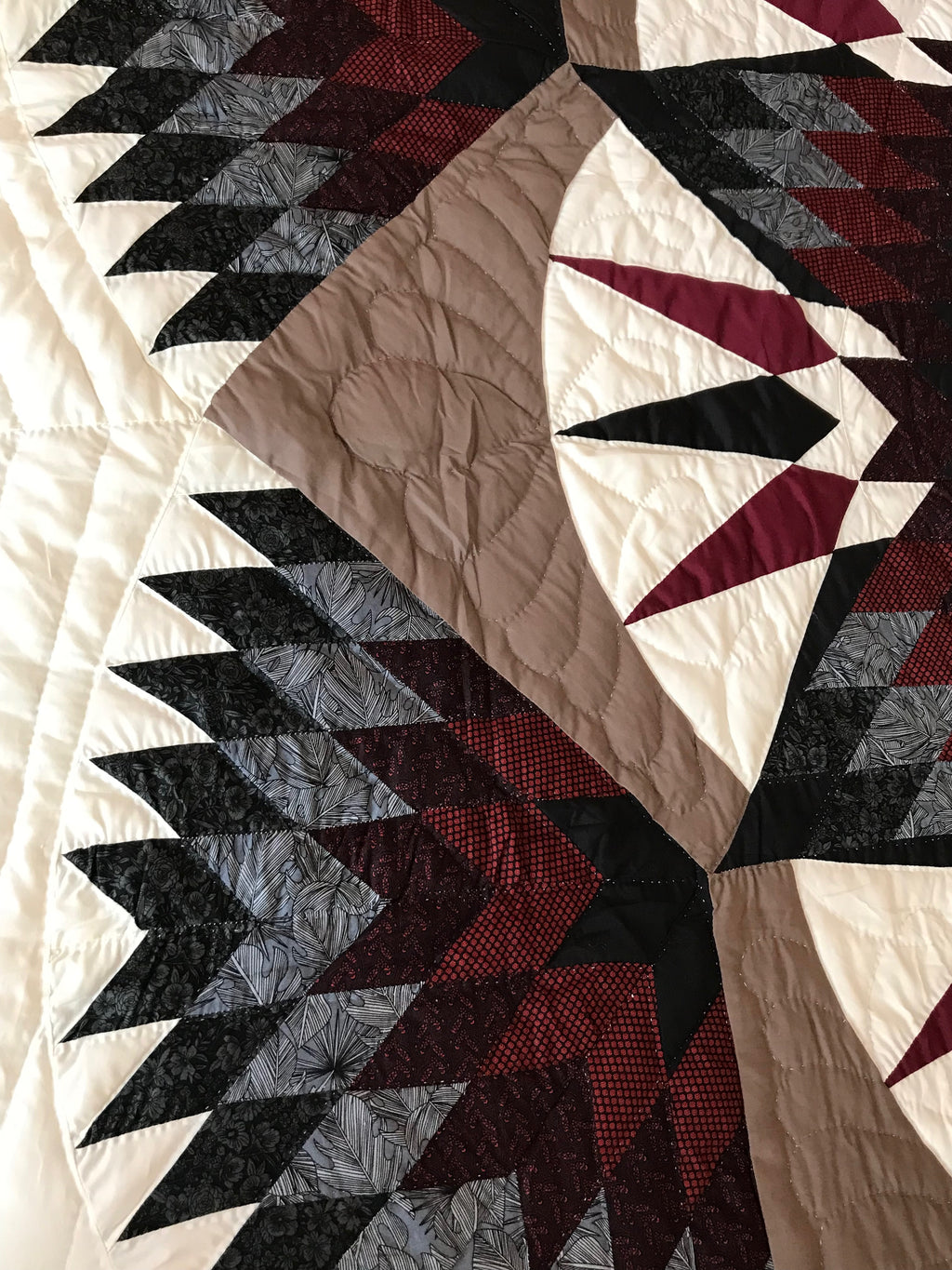 Feathered Compass Star Patchwork Amish Quilt 98x111. V133.HMA