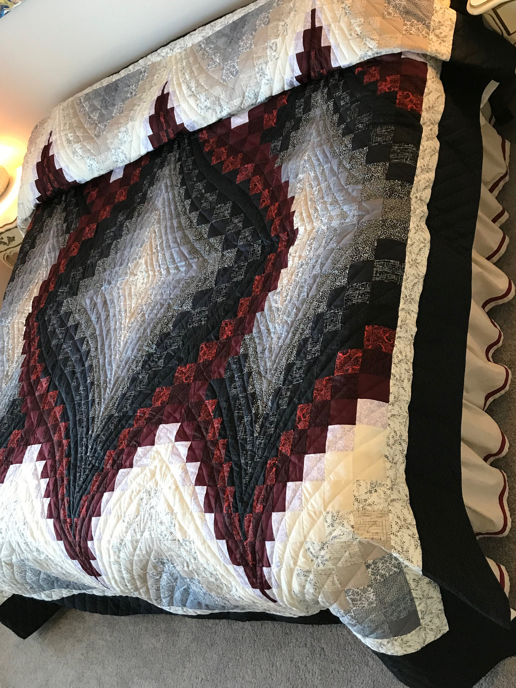 Diamond Reflection Bargello Amish Quilt 101x115. V135.HMA