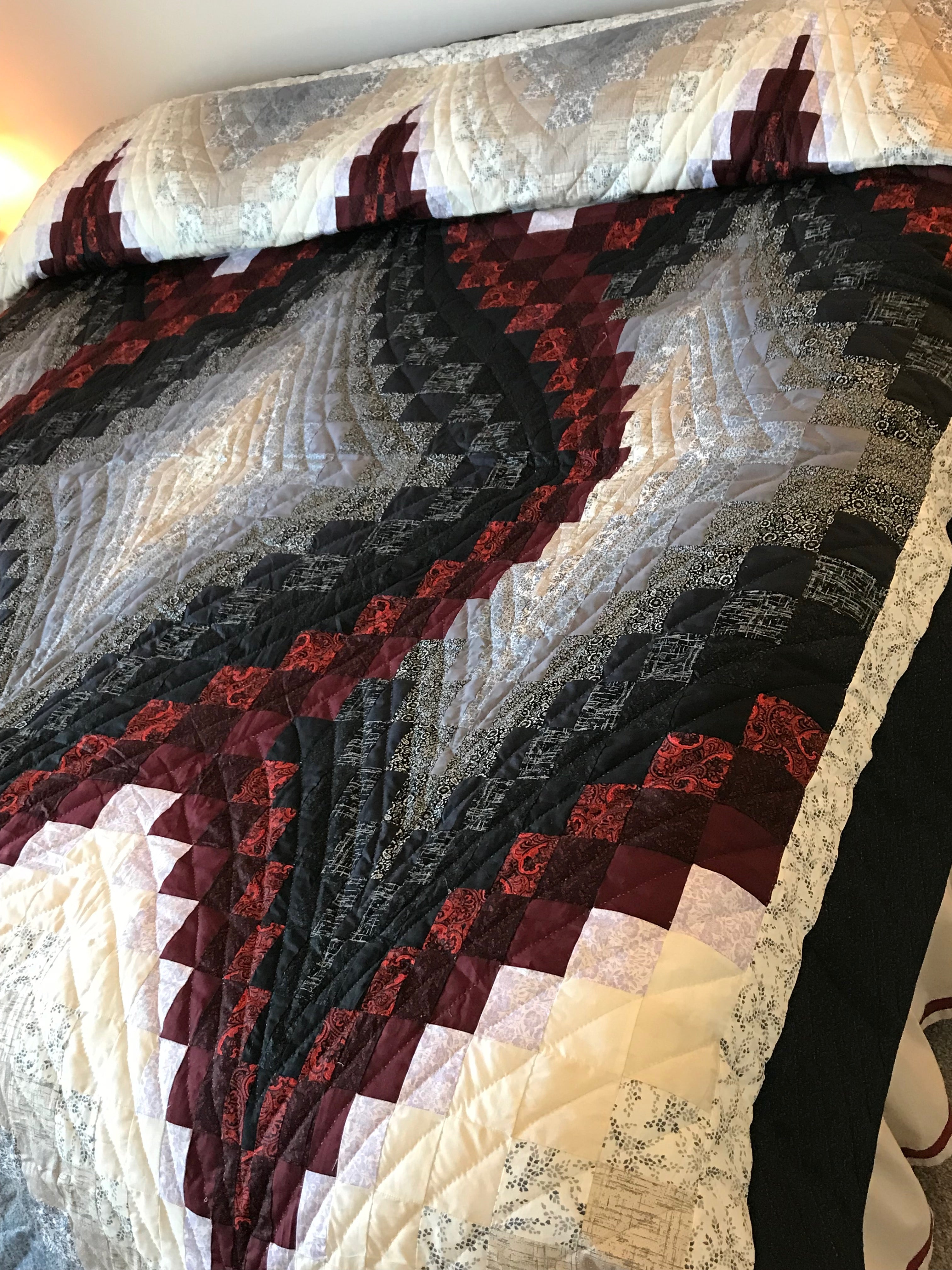 Diamond Reflection Bargello Amish Quilt 101x115. V135.HMA