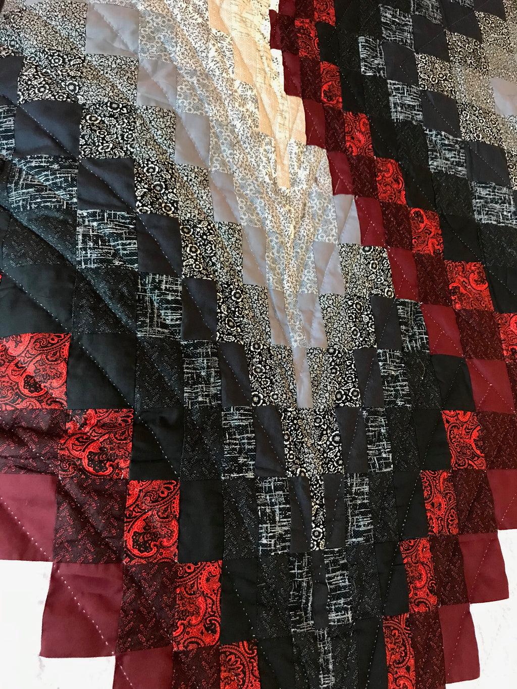 Diamond Reflection Bargello Amish Quilt 101x115. V135.HMA