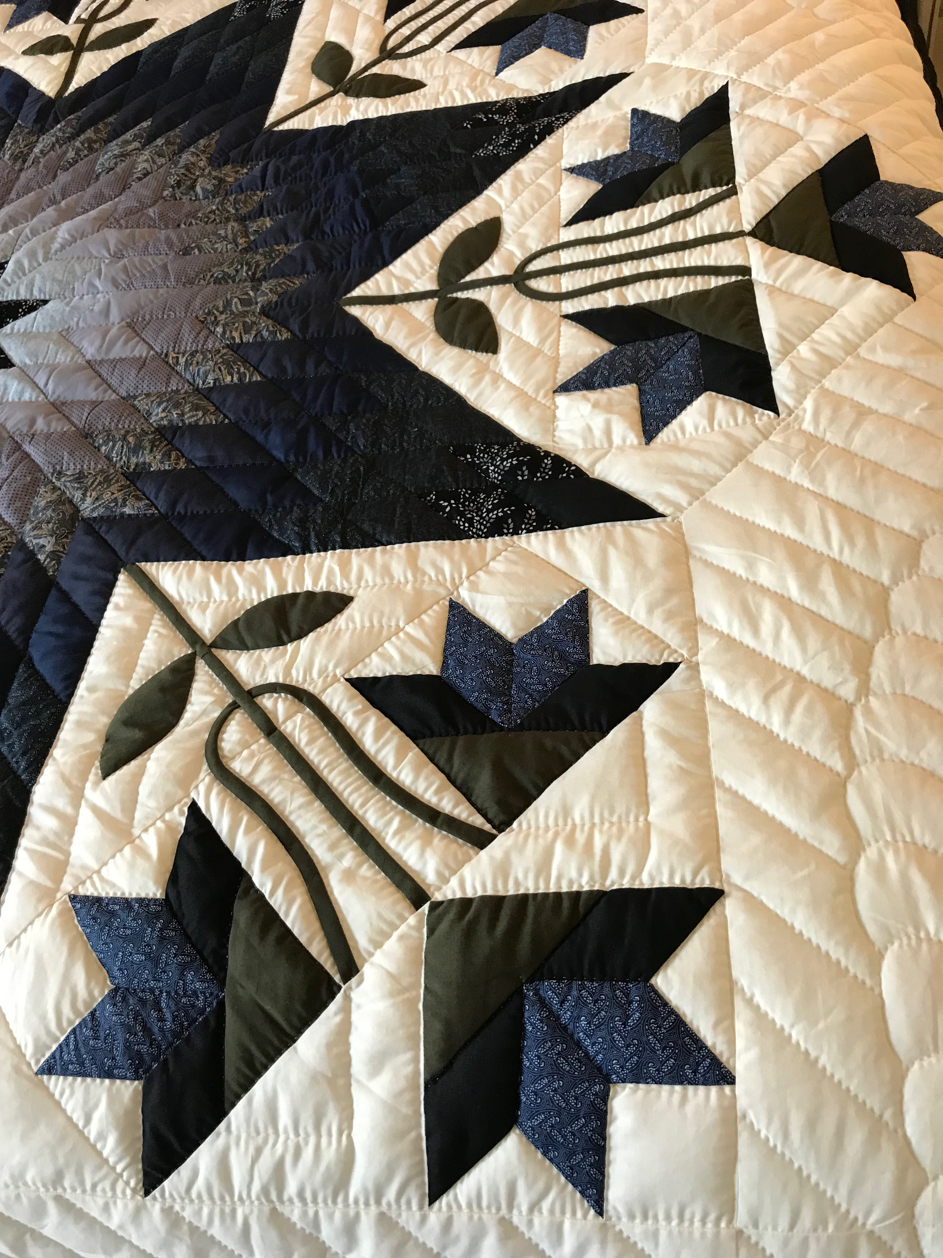 Improved Lone Star Amish Quilt 106x117. V136.HMA