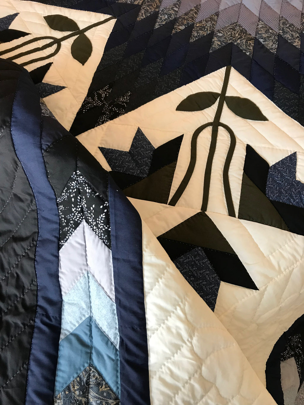 Improved Lone Star Amish Quilt 106x117. V136.HMA