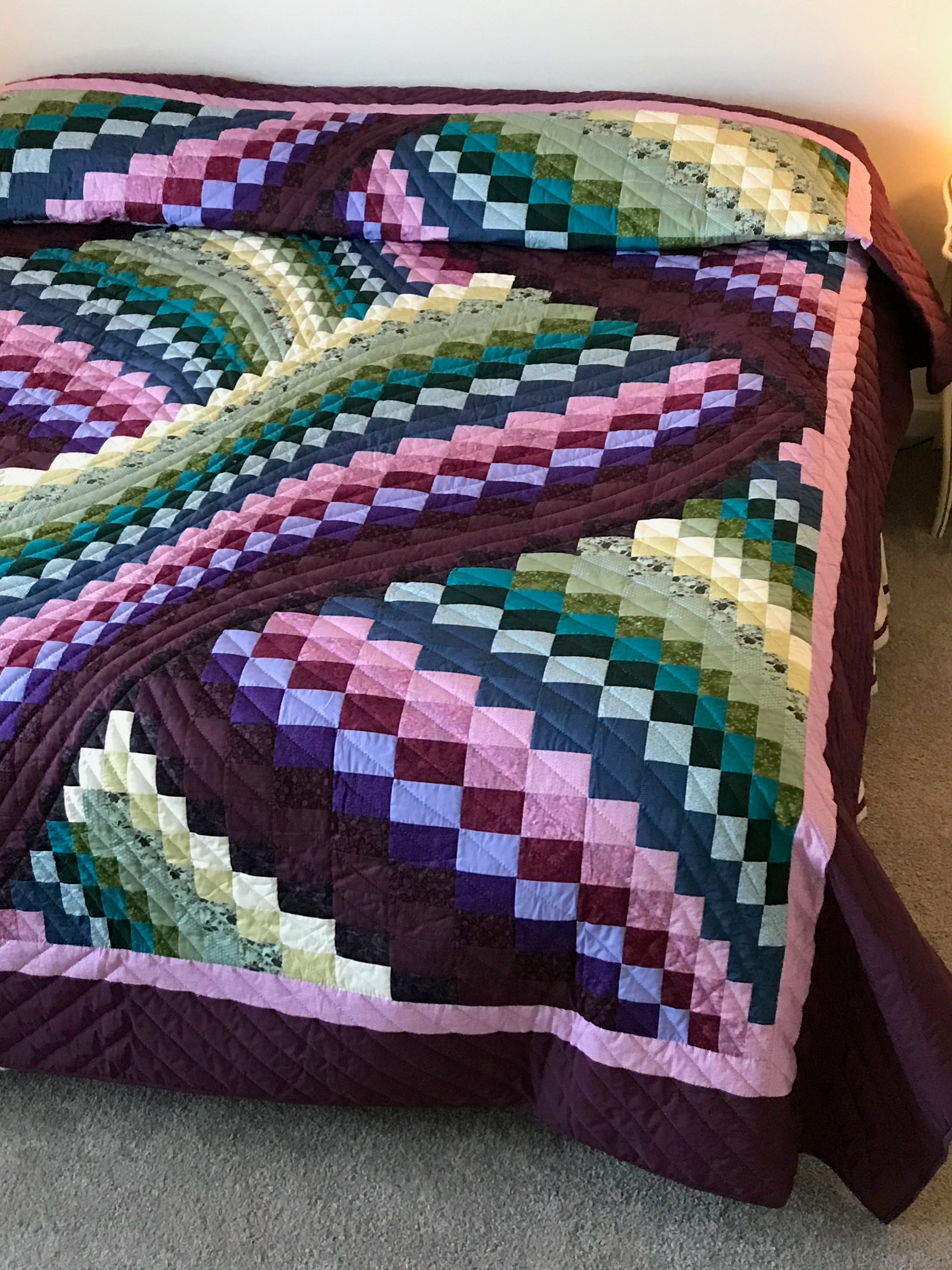 Bargello Twist Amish Quilt 99x117. V137.HMA