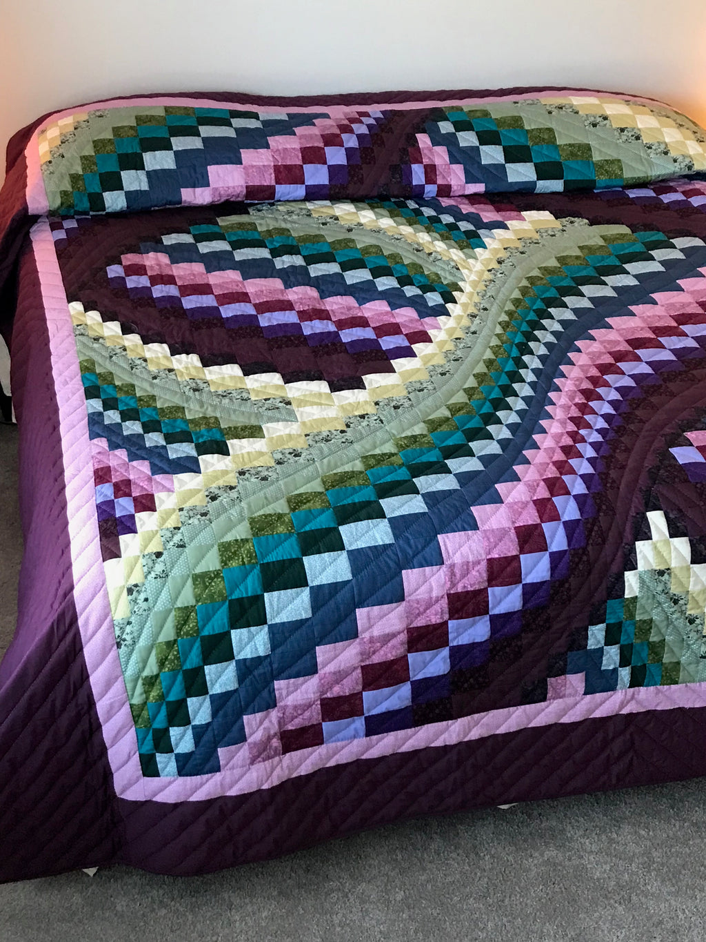 Bargello Twist Amish Quilt 99x117. V137.HMA