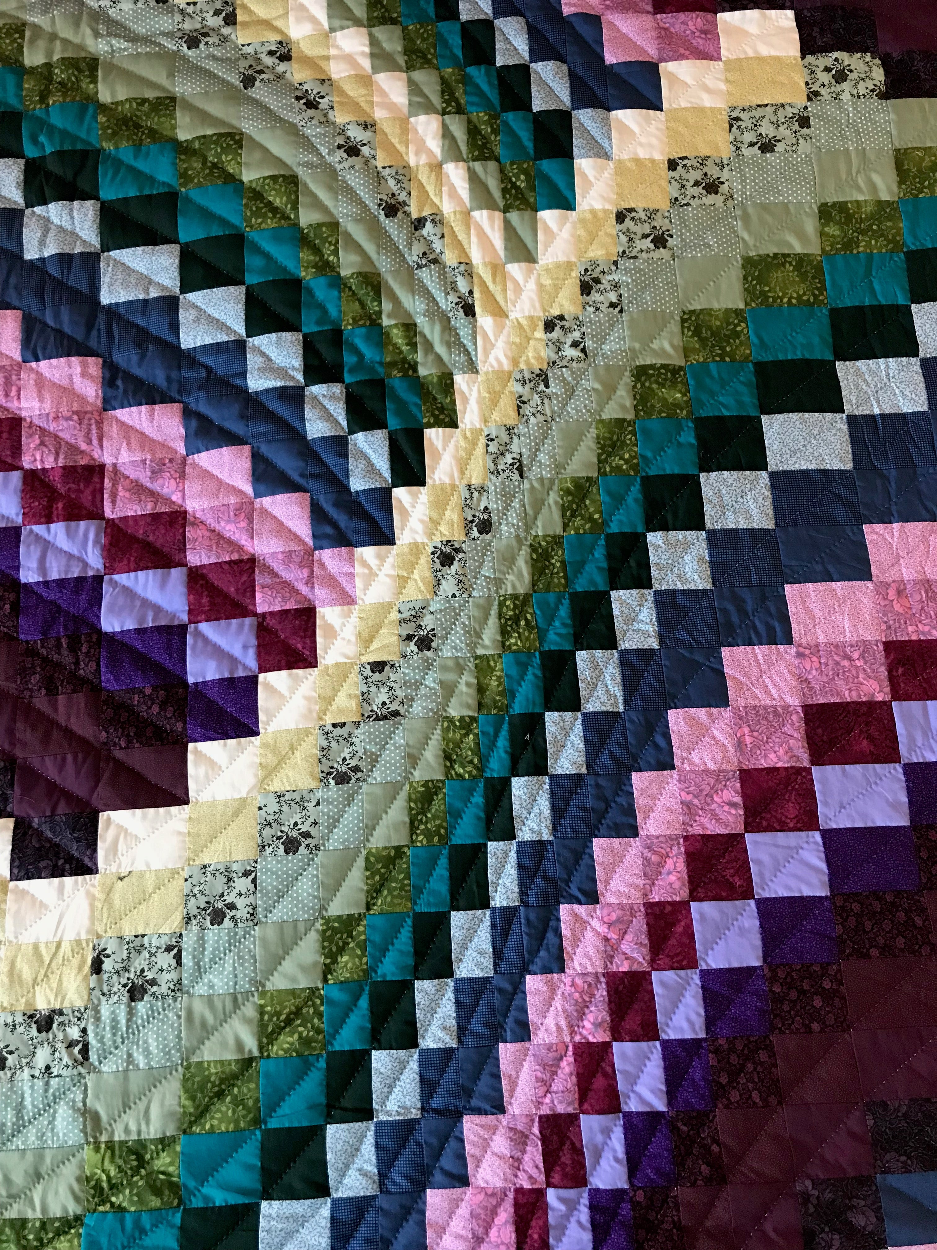 Bargello Twist Amish Quilt 99x117. V137.HMA