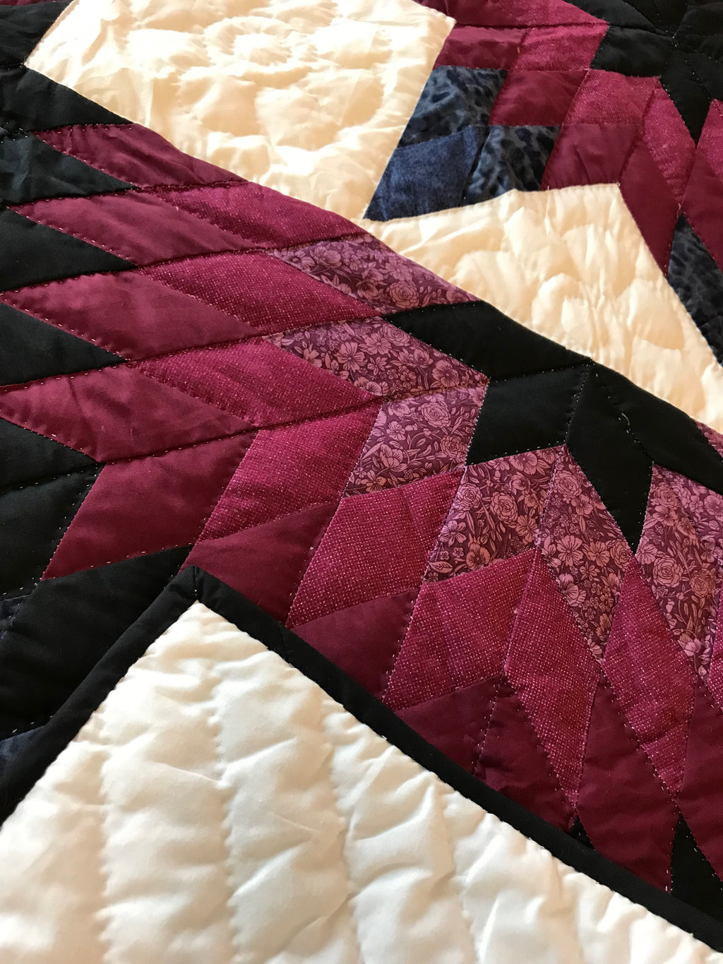 Rising Evening Star King Amish Quilt 106x118. V139.HMA