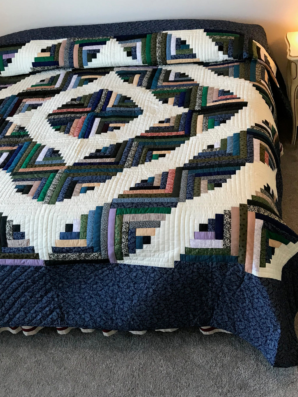 Wavy Log Cabin Amish Quilt 101x111. V140.HMA