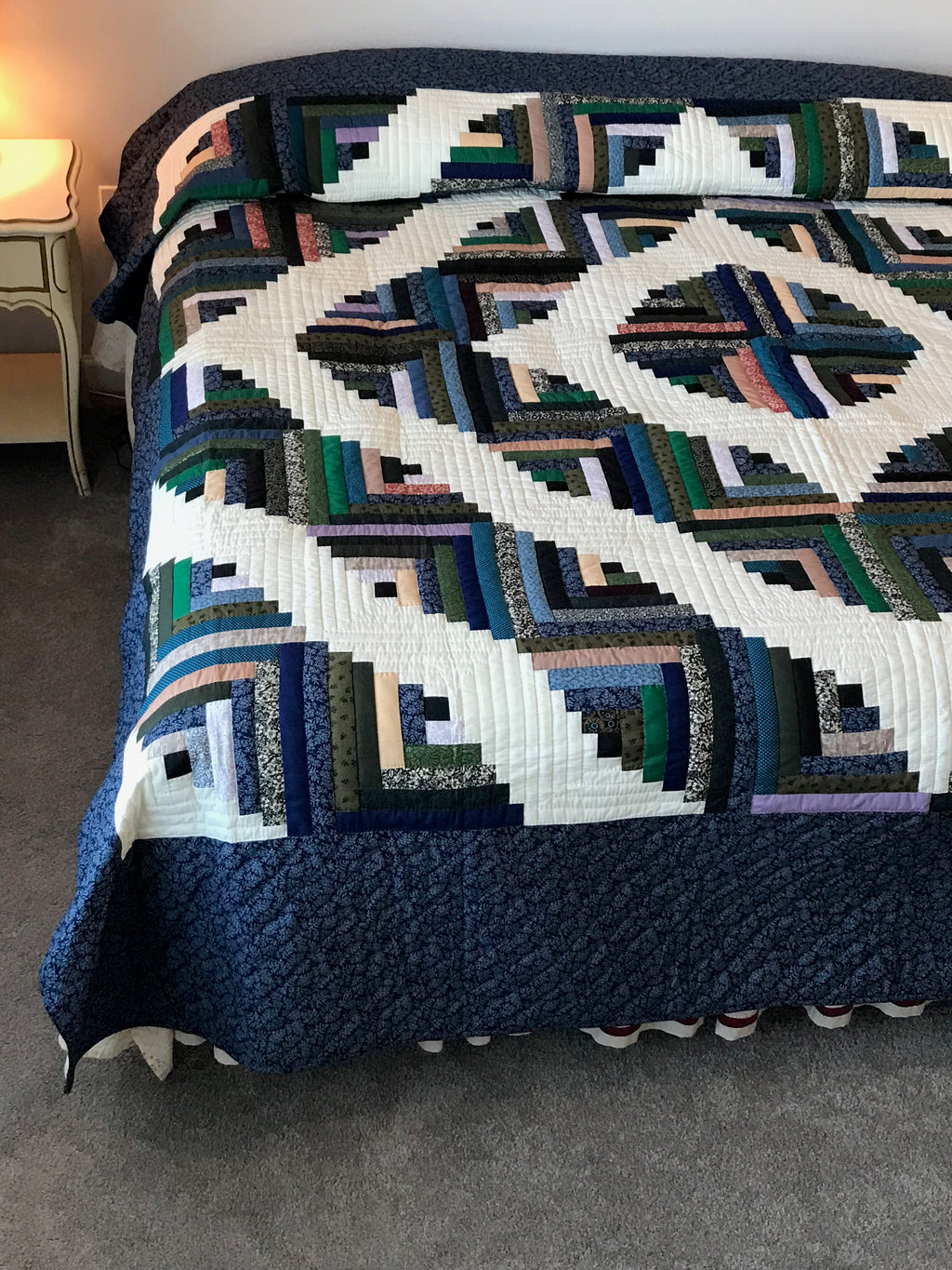 Wavy Log Cabin Amish Quilt 101x111. V140.HMA