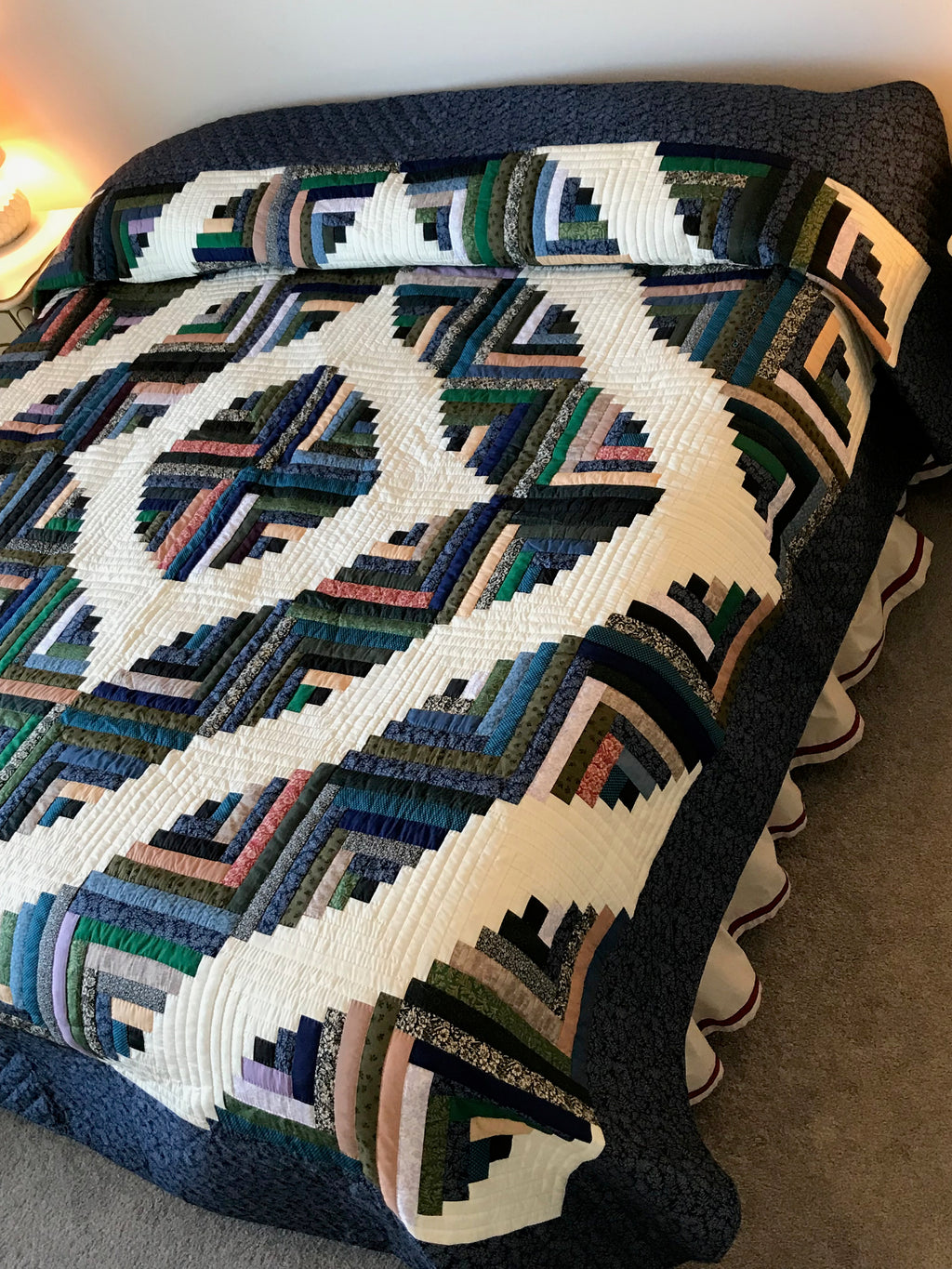 Wavy Log Cabin Amish Quilt 101x111. V140.HMA