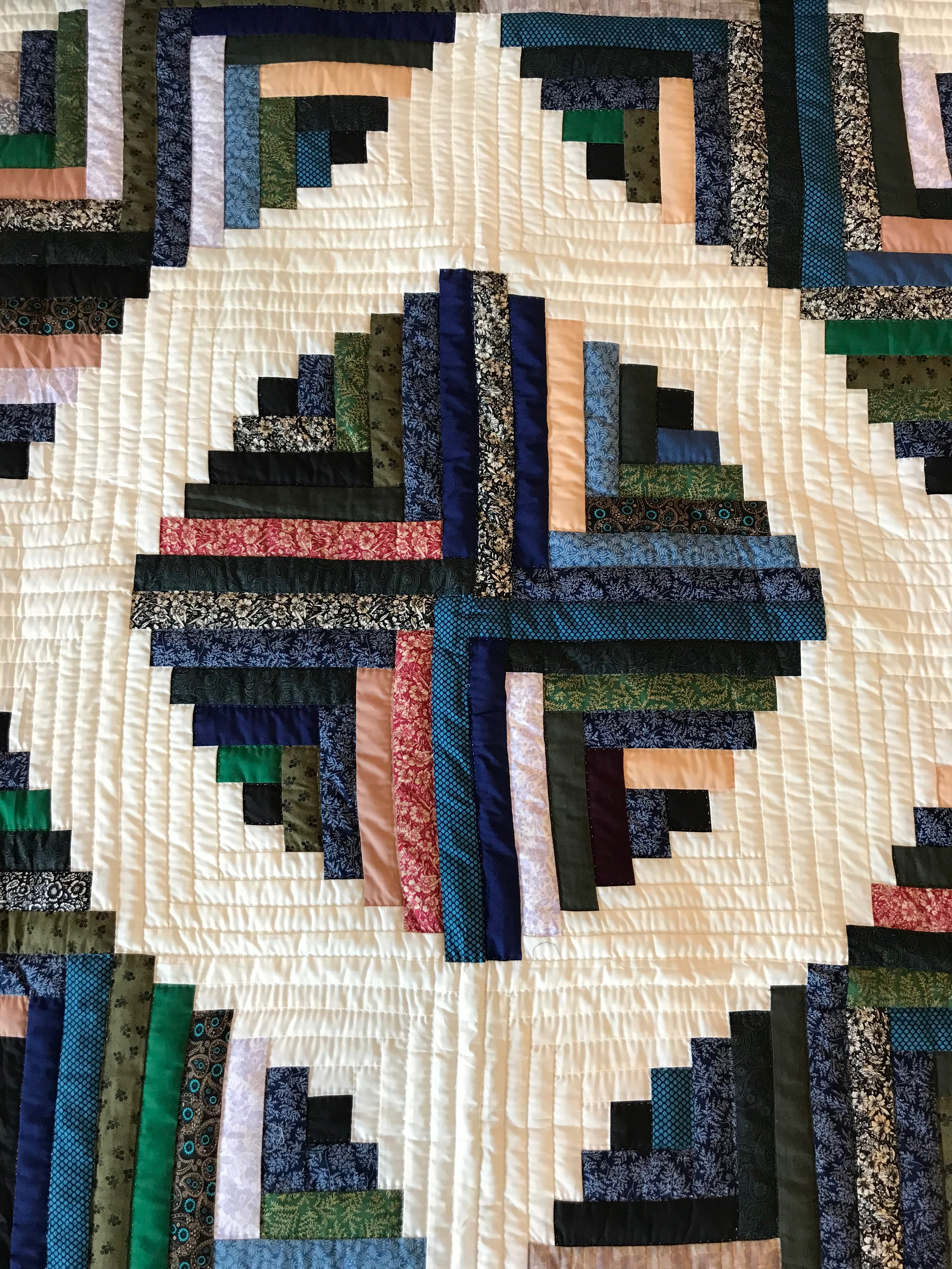 Wavy Log Cabin Amish Quilt 101x111. V140.HMA