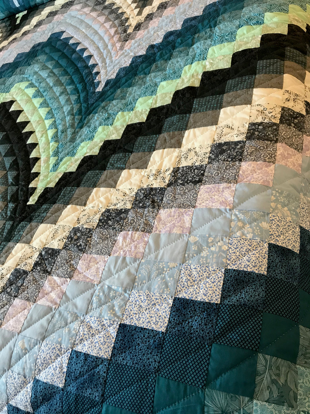 Bargello Patchwork Amish Quilt 100x114