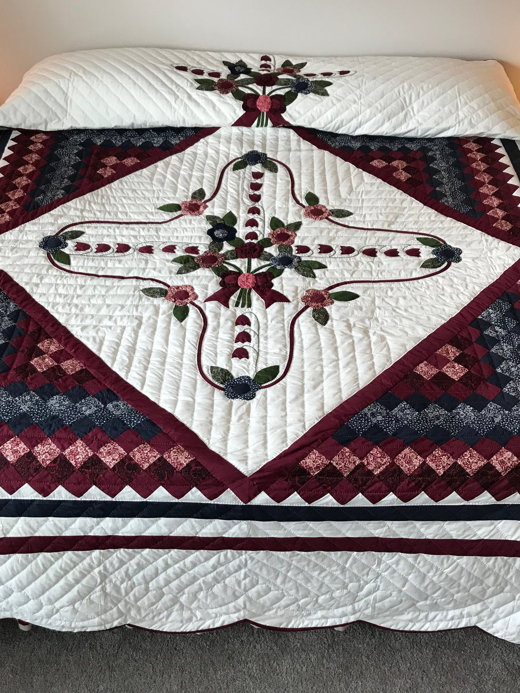 Lily in Commons Applique Amish Quilt 105x116. V146.HMA