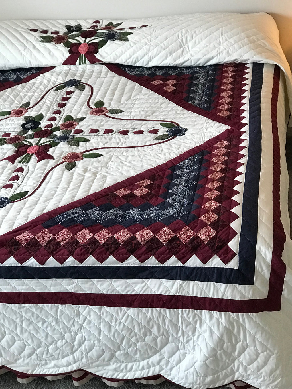 Lily in Commons Applique Amish Quilt 105x116. V146.HMA