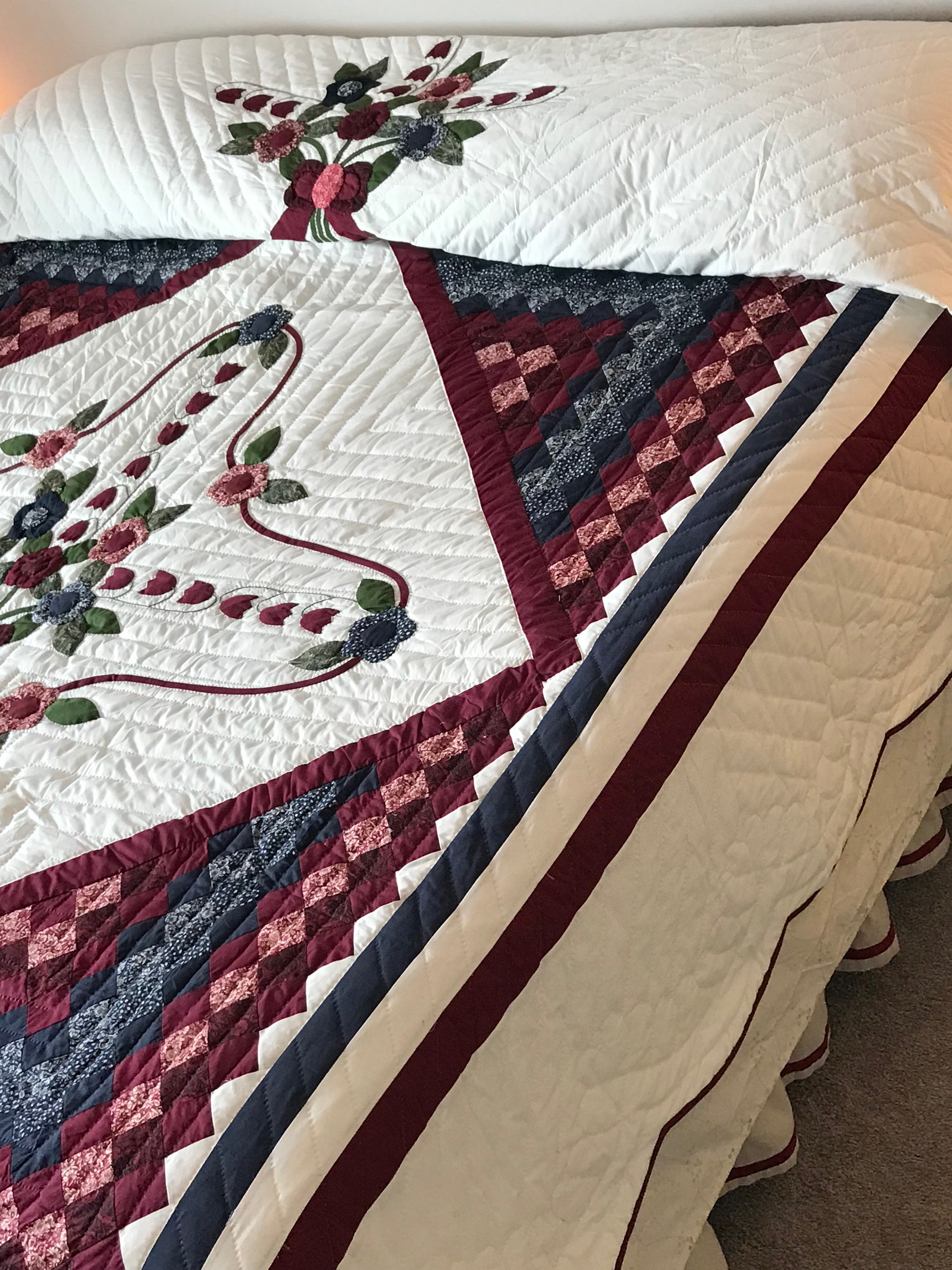 Lily in Commons Applique Amish Quilt 105x116. V146.HMA
