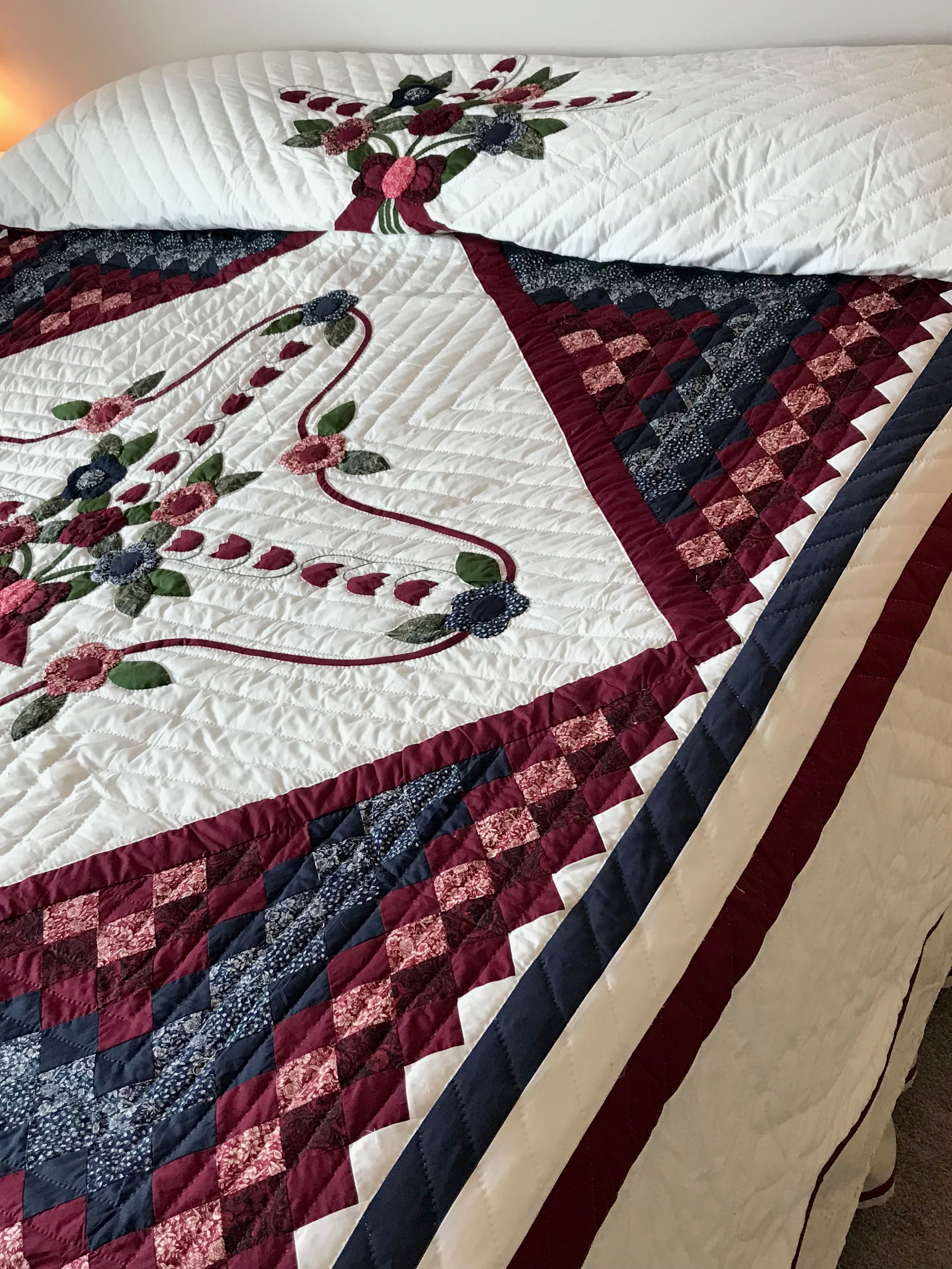 Lily in Commons Applique Amish Quilt 105x116. V146.HMA