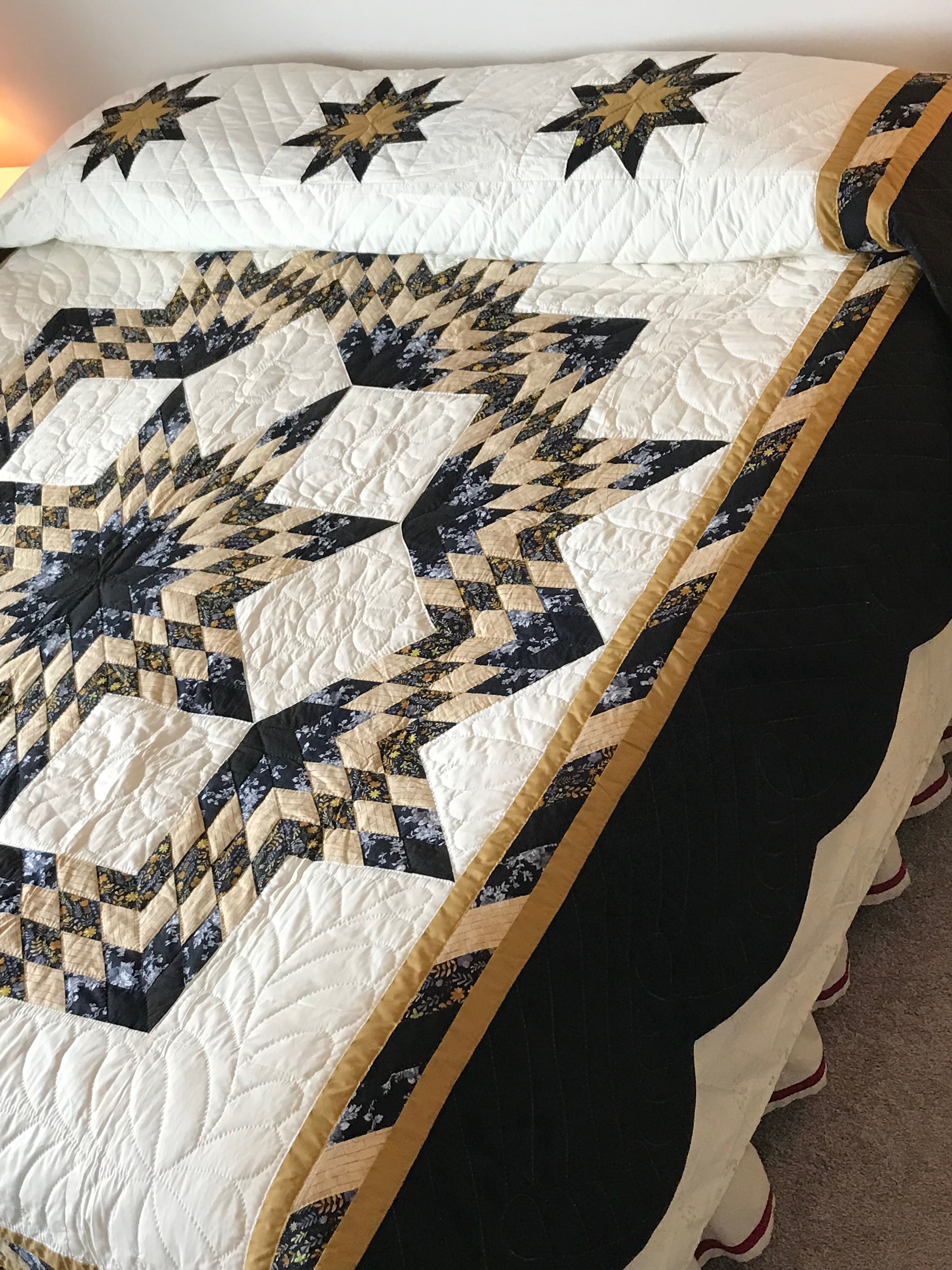 Broken Star Amish Quilt 102x114. V148.HMA