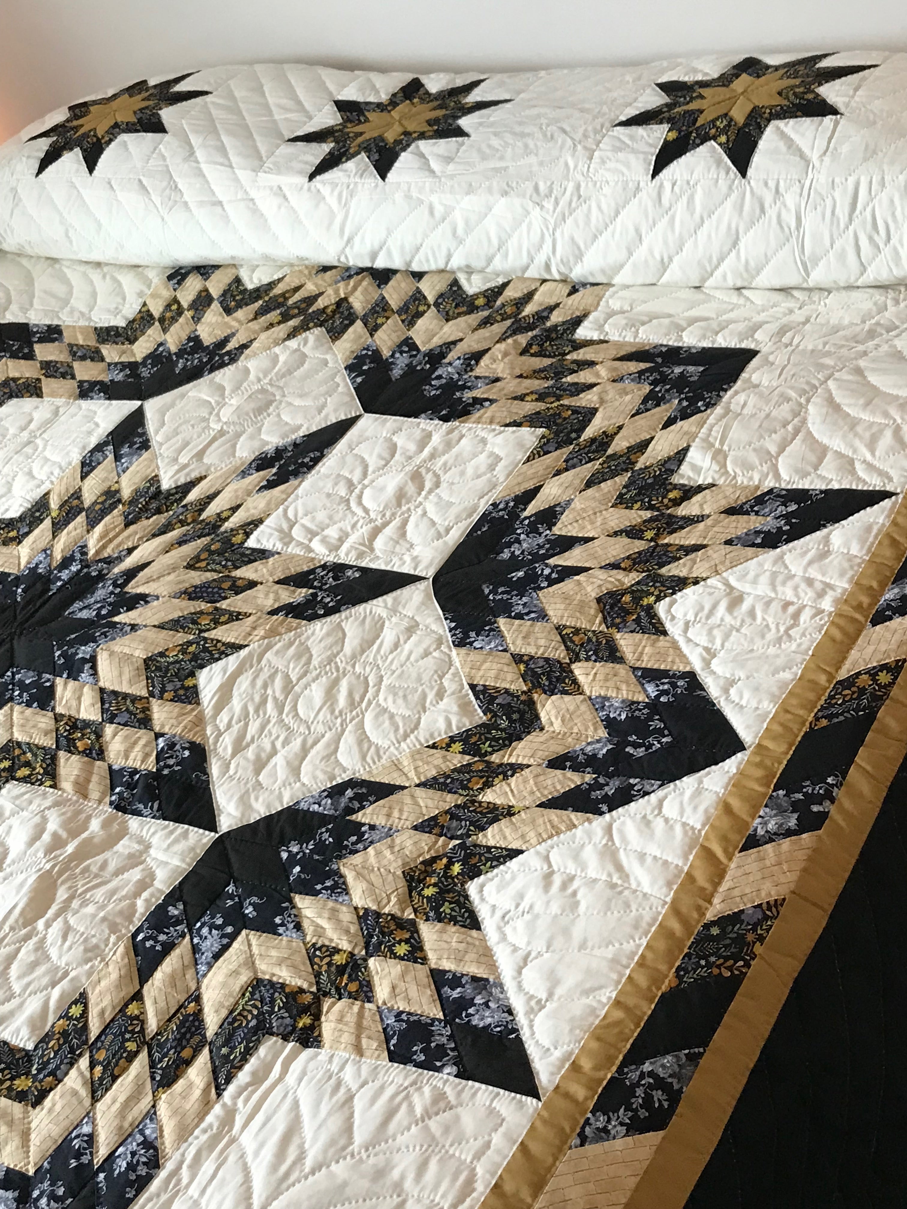Broken Star Amish Quilt 102x114. V148.HMA