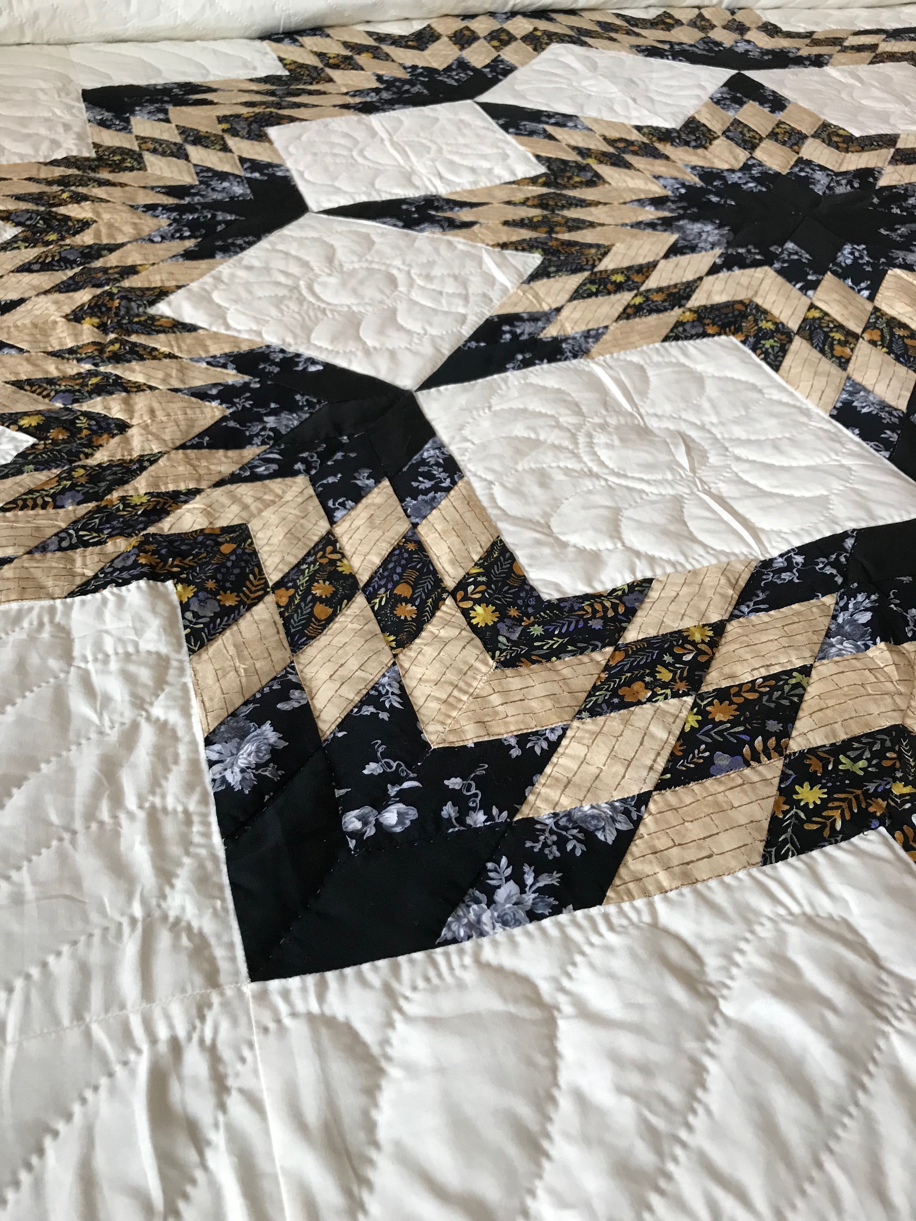 Broken Star Amish Quilt 102x114. V148.HMA
