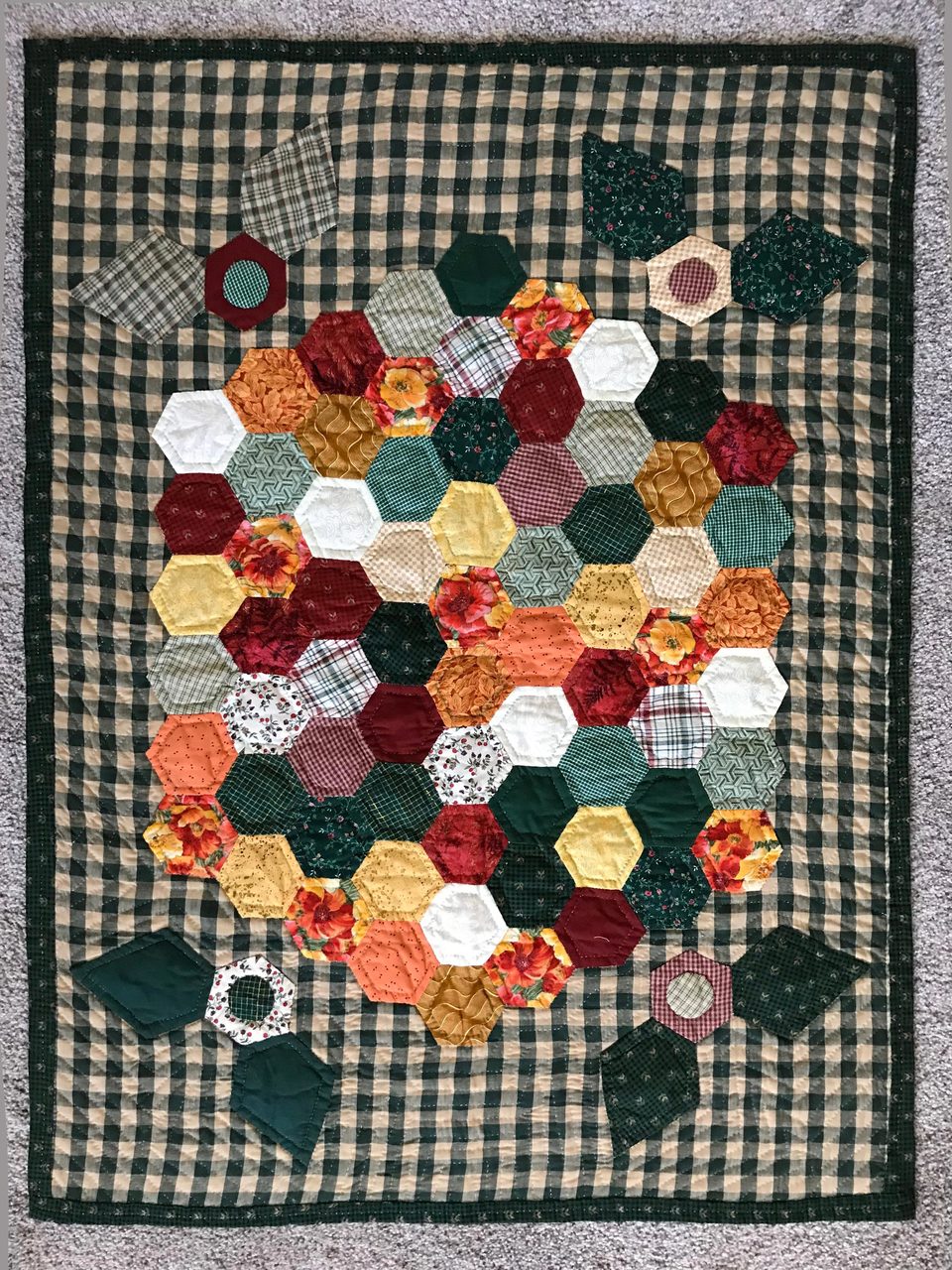 Grandma Flower Garden Hand Quilted Quilt Wall Hanging 27x36
