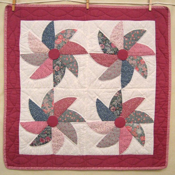 Amish Pinwheel Flower Patchwork Wall Hanging Quilt