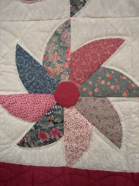 Amish Pinwheel Flower Patchwork Wall Hanging Quilt