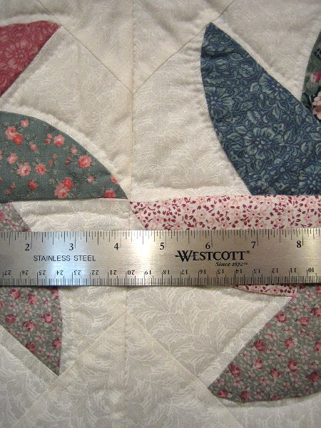 Amish Pinwheel Flower Patchwork Wall Hanging Quilt