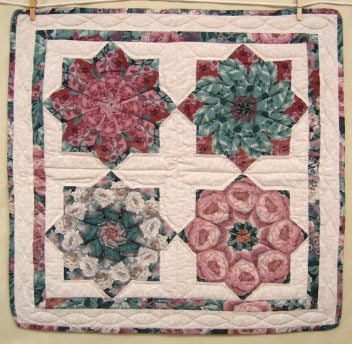 Amish Floral Star Patchwork Wall Hanging Quilt