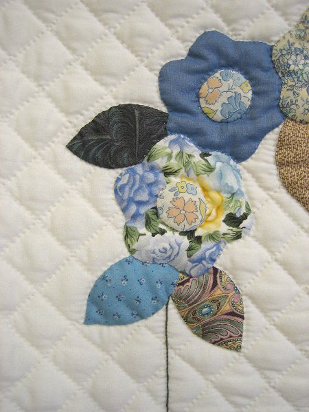 Amish Flower Applique Wall Hanging Quilt