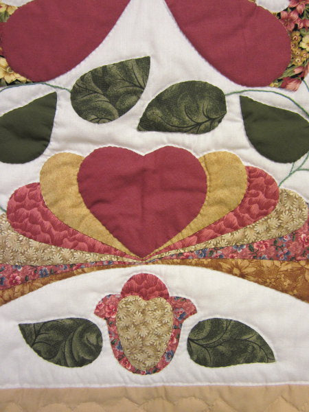 Amish Pair Doves Applique Wall Hanging Quilt