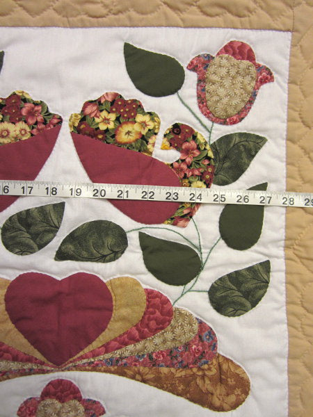 Amish Pair Doves Applique Wall Hanging Quilt