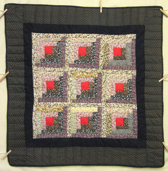 Grandmas Amish Log Cabin Patchwork Wall Hanging Quilt