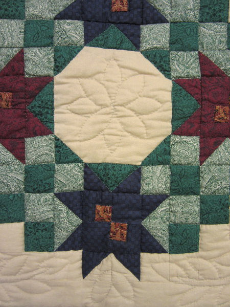 Amish Lancaster Wreath Wall Hanging Quilt