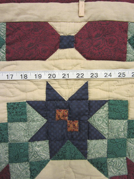 Amish Lancaster Wreath Wall Hanging Quilt