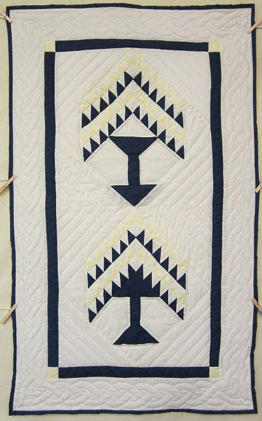 Tree Life Amish Patchwork Wall Hanging Quilt