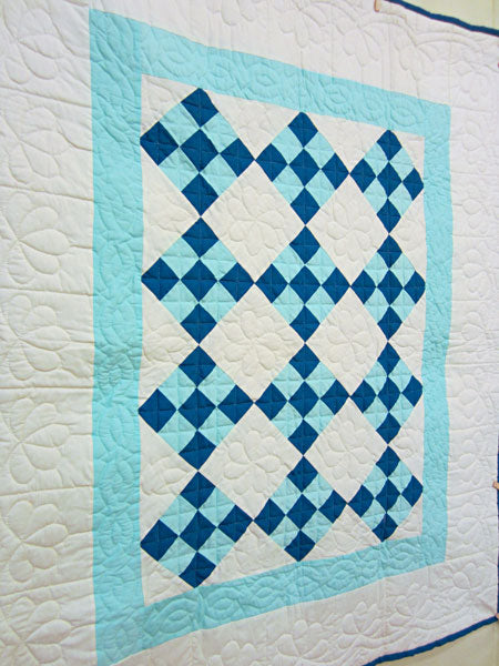 Amish Nine Patch Patchwork Wall Hanging Quilt