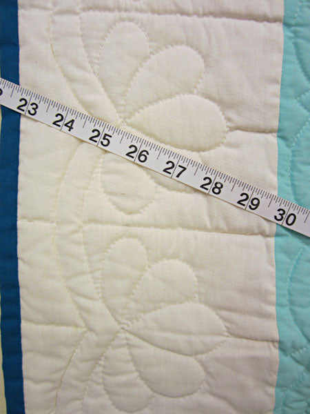 Amish Nine Patch Patchwork Wall Hanging Quilt
