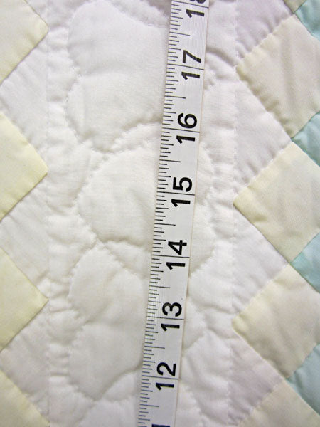 Pastel Amish Trip Around World Wallhanging Quilt