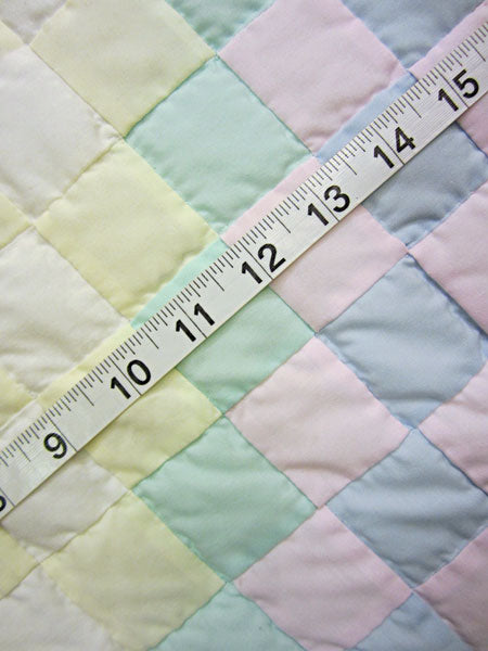 Pastel Amish Trip Around World Wallhanging Quilt