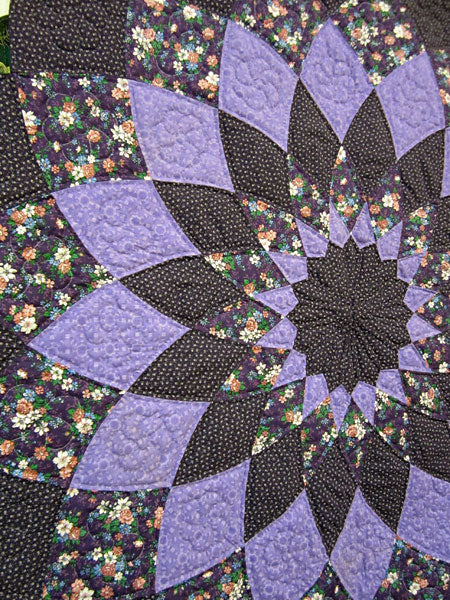 Amish Dahlia Round Wall Hanging Quilt