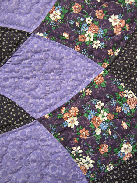 Amish Dahlia Round Wall Hanging Quilt