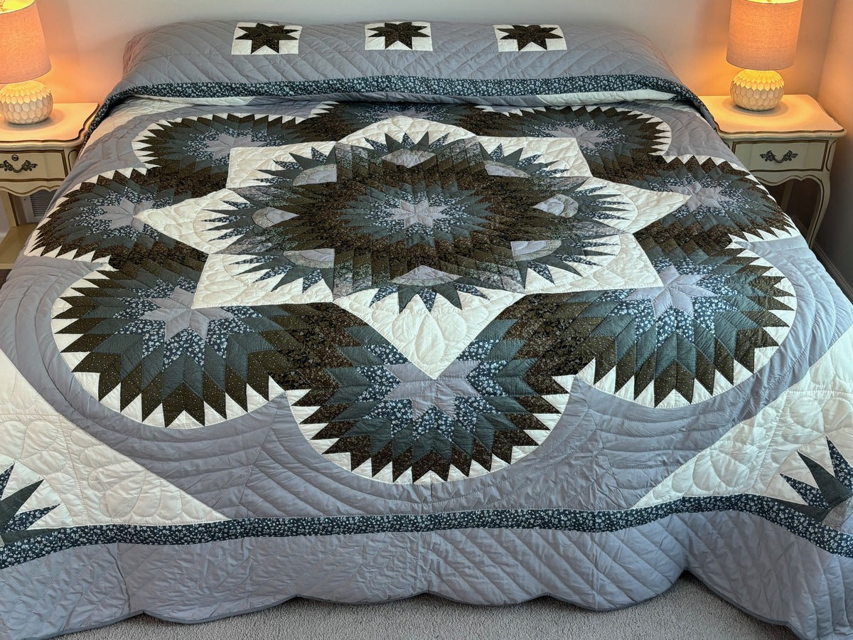 Majestic Feathered Star